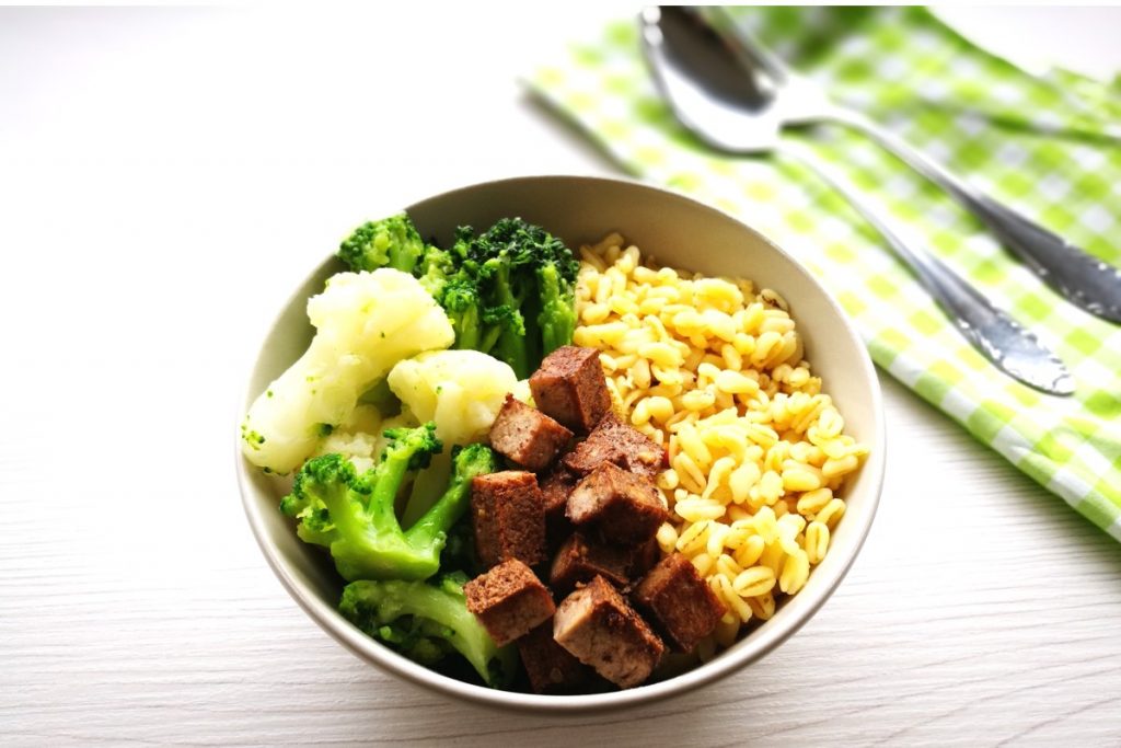 Buddha Bowl mit Tofu, Tofu, healthyfood, gesundes Essen, schnelle Küche, gesunde Küche, was koche ich heute, Gemüse, Ebly, vegetarisch kochen