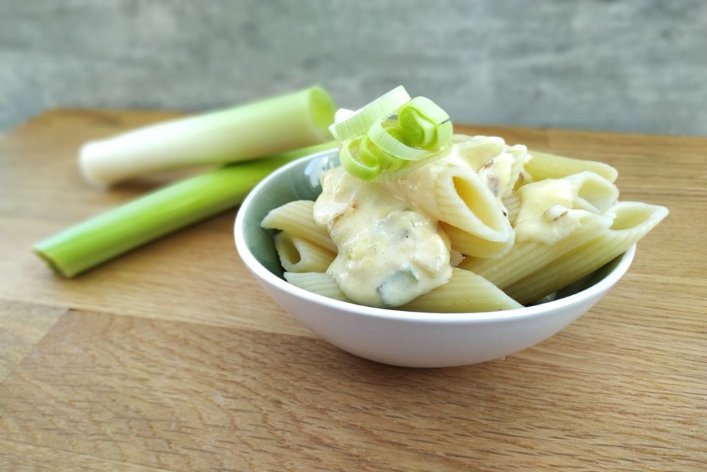 Lauch, Porree, Spaghettisauce, schnelle Küche, Carbonara, weiße Sauce, Kinderessen, Pasta, vegetarisch kochen, vegetarisch essen, was koche ich heute, was soll ich heute kochen, Penne, Nudeln, Gemüsesauce, italienische Rezepte